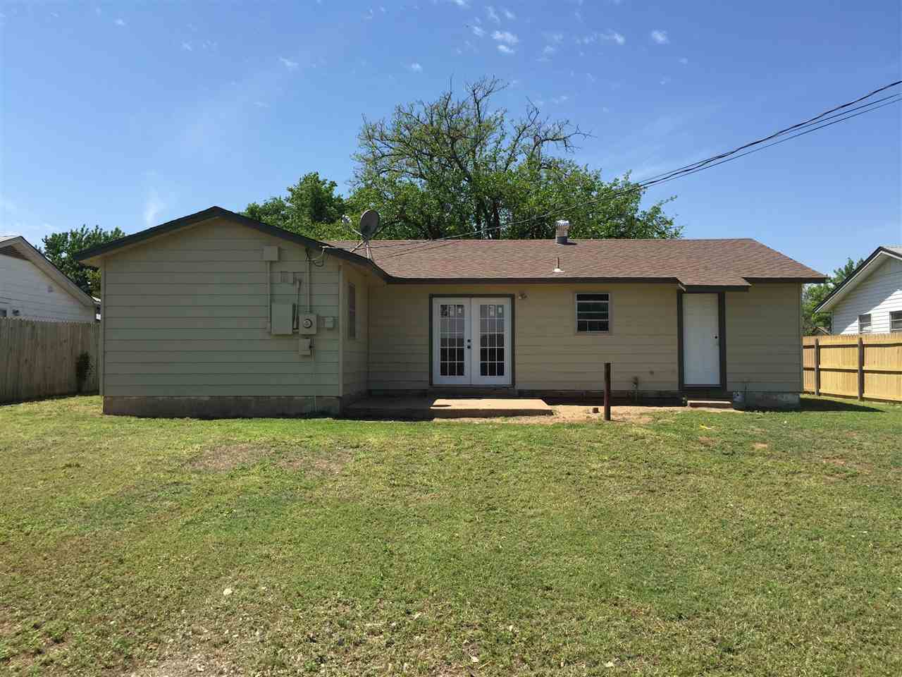 206 Oak St, Elgin, OK 73538
