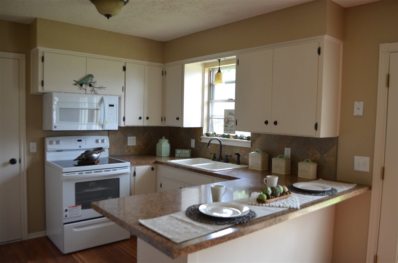 206 Oak St, Elgin, OK 73538