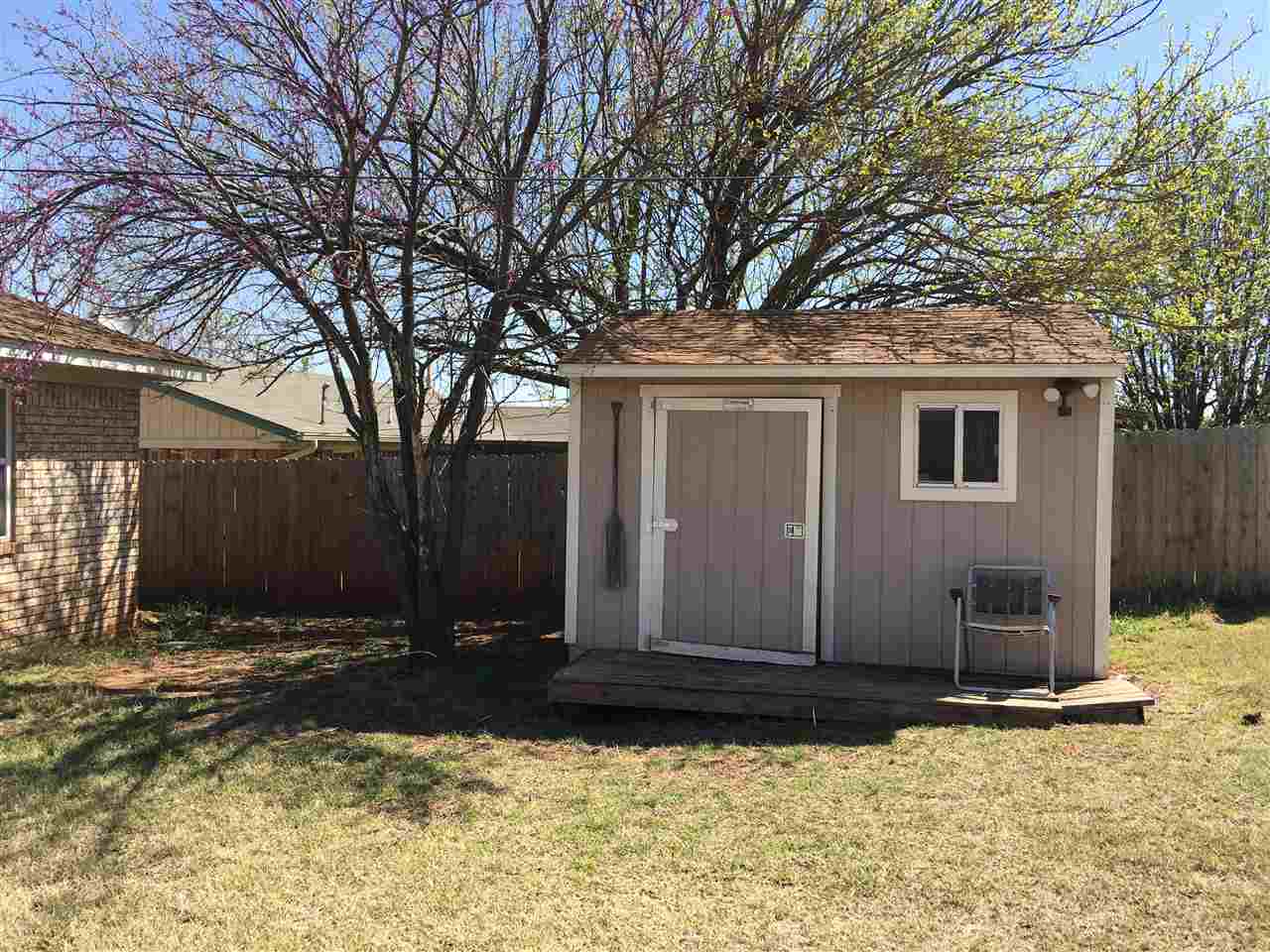 1210 4th Pl, Elgin, OK 73538