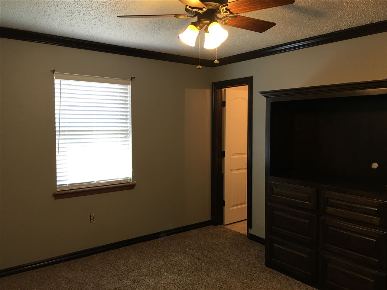1210 4th Pl, Elgin, OK 73538
