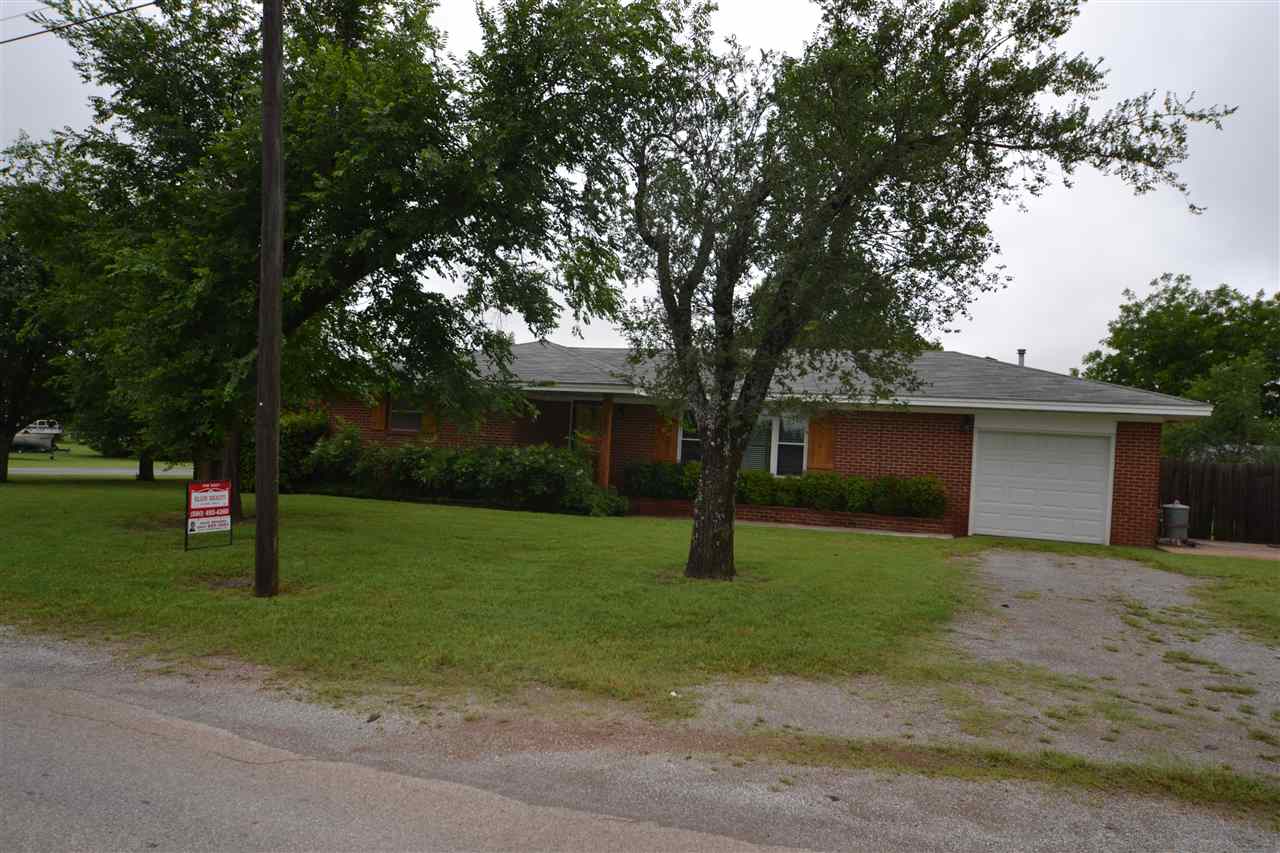 401 H St, Elgin, OK 73538