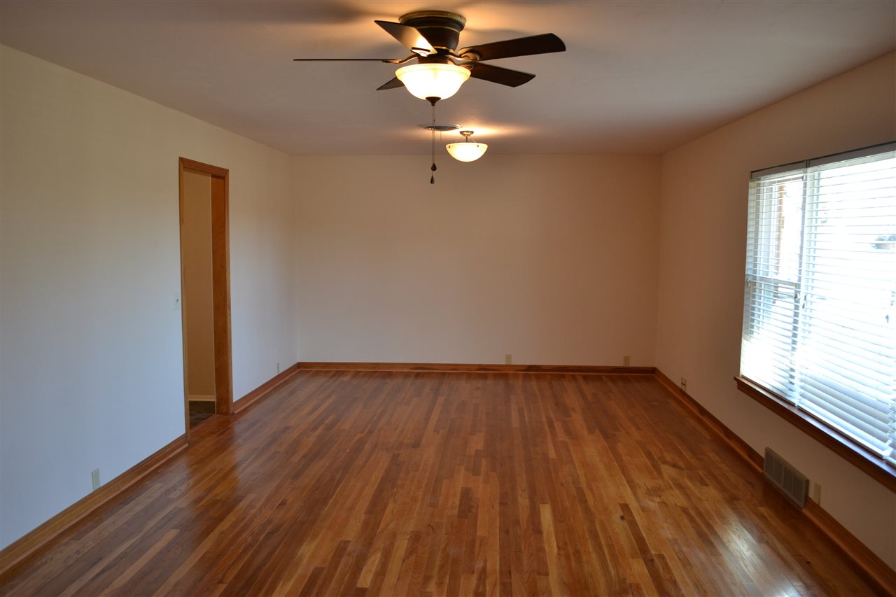 401 H St, Elgin, OK 73538