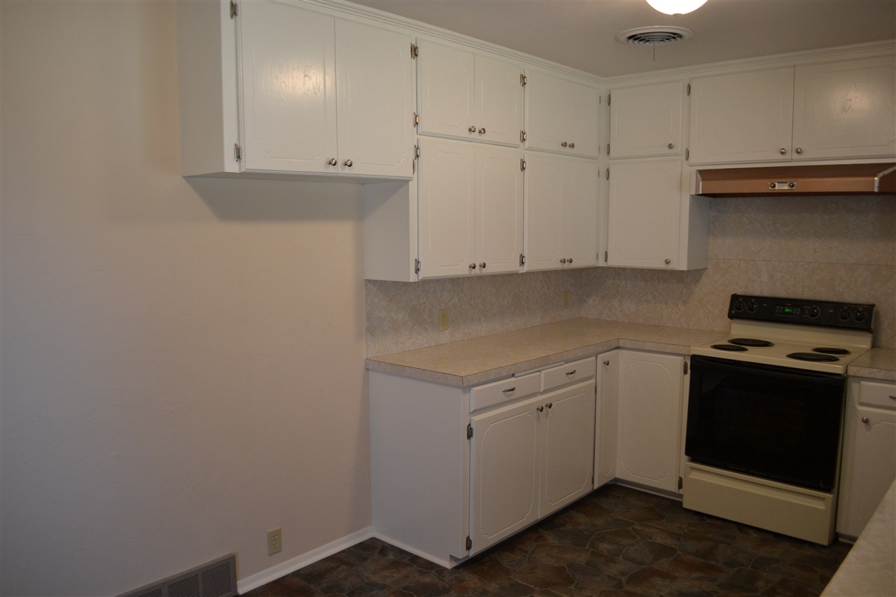 401 H St, Elgin, OK 73538