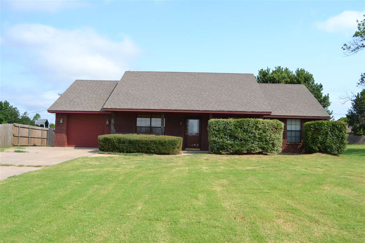 203 1/2 E Cole Ave, Fletcher, OK 73541