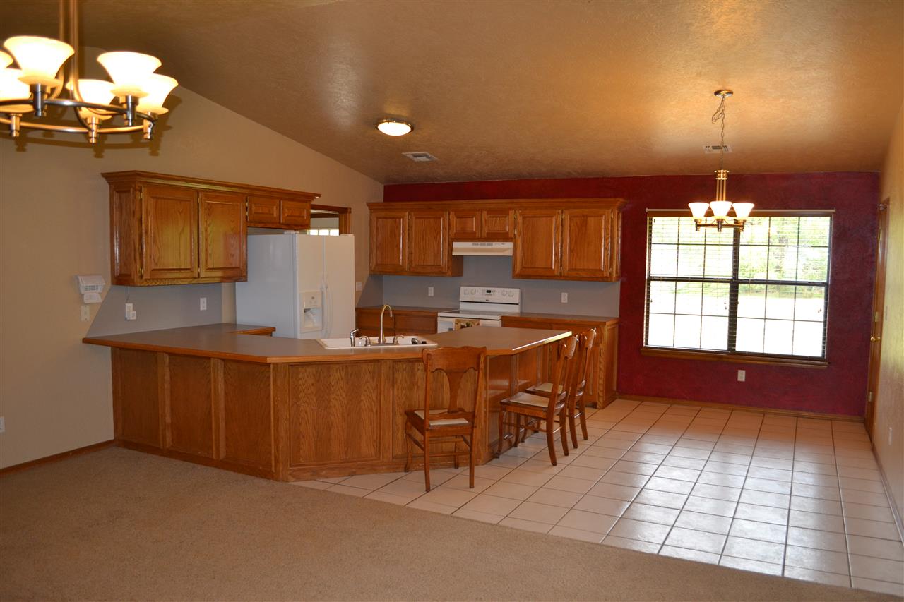 203 1/2 E Cole Ave, Fletcher, OK 73541