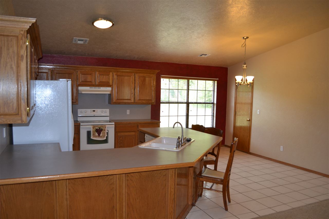 203 1/2 E Cole Ave, Fletcher, OK 73541