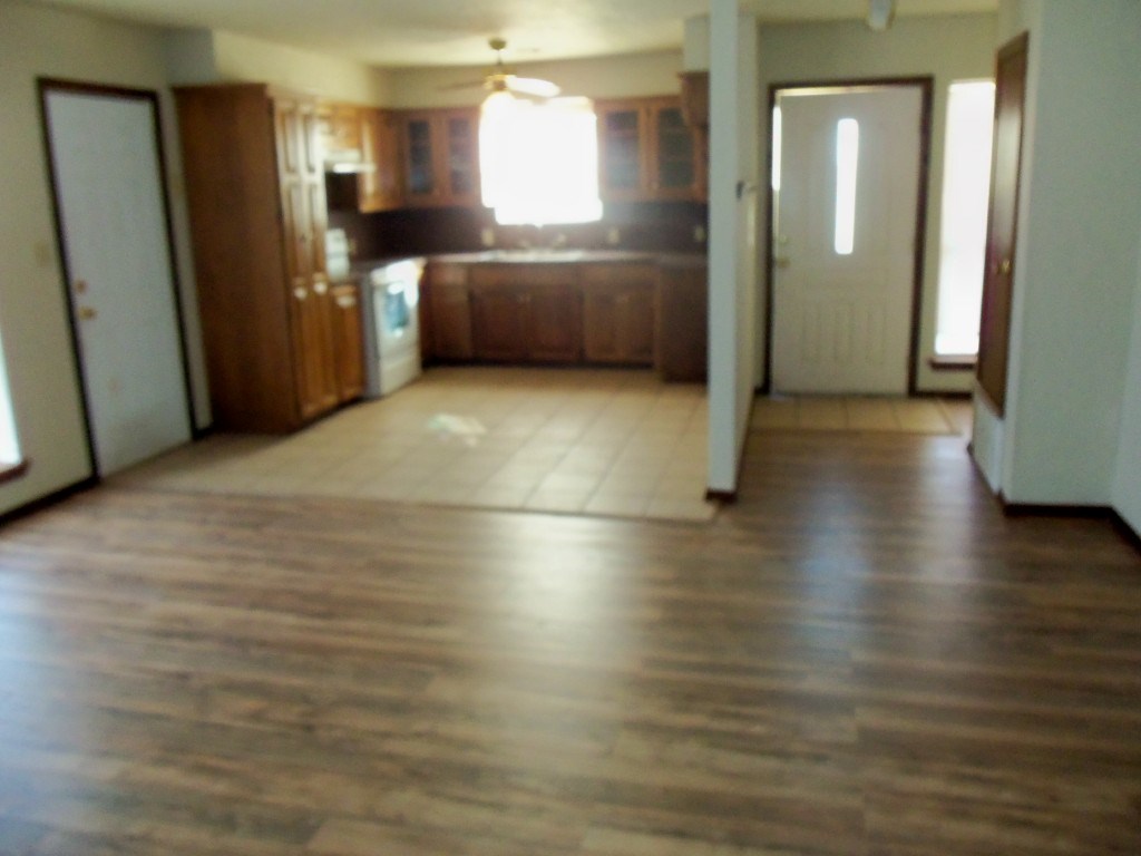 213 Michigan Ave, Geronimo, OK 73543