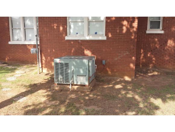 218 E 2nd, Grandfield, OK 73546