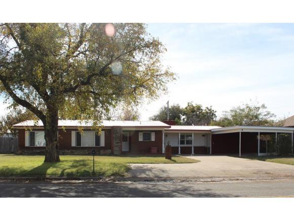 615 W 1st, Grandfield, OK 73546