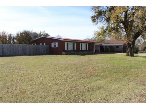 615 W 1st, Grandfield, OK 73546
