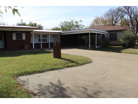 615 W 1st, Grandfield, OK 73546
