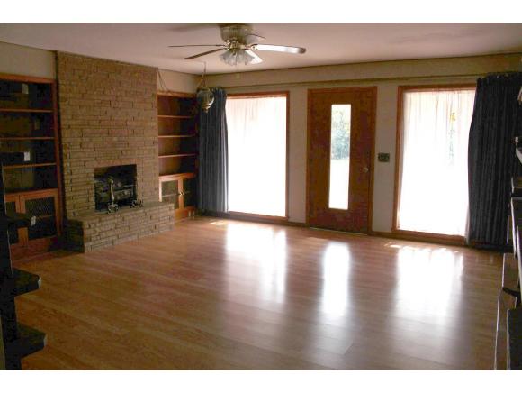 615 W 1st, Grandfield, OK 73546