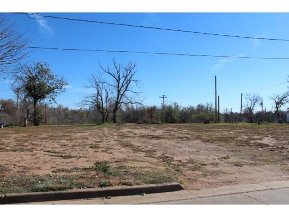 220 S Robinson, Mangum, OK 73554