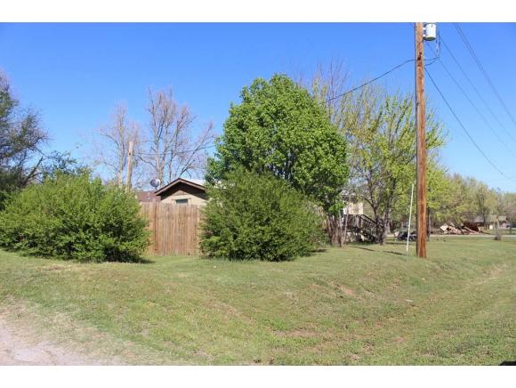 327 S Louisiana, Mangum, OK 73554
