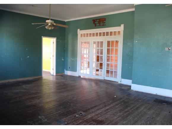 502 W Jefferson, Mangum, OK 73554
