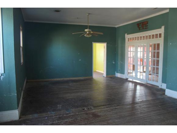 502 W Jefferson, Mangum, OK 73554