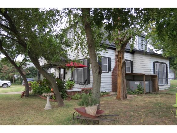 421 S Pennsylvania, Mangum, OK 73554