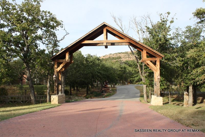 113 TimberCreek Dr, Medicine Park, OK 73557