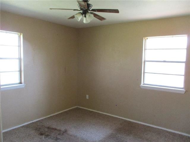 107 West Oliver StSterling, OK, 73567Comanche County