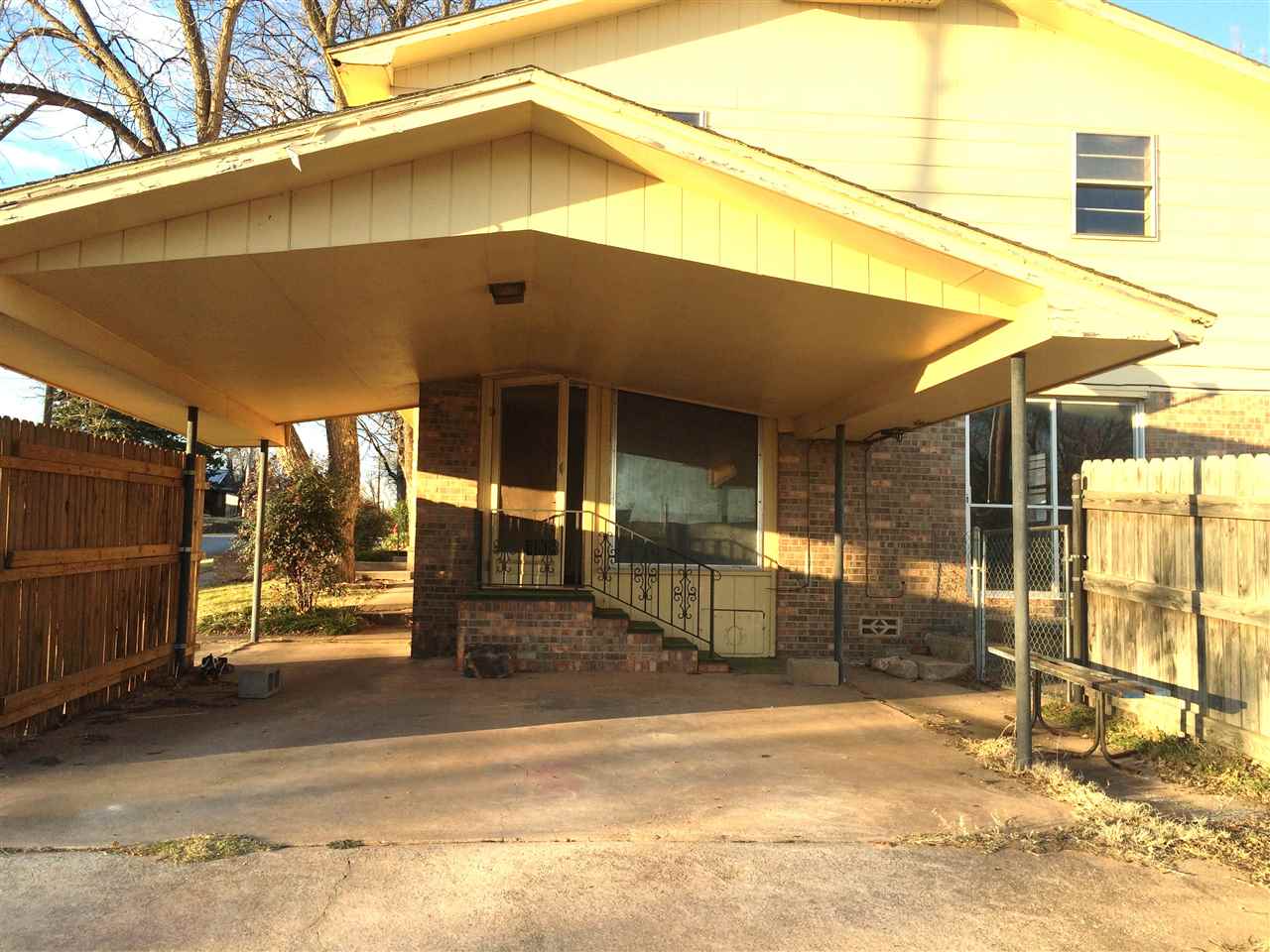 303 E C Ave, Waurika, OK 73573