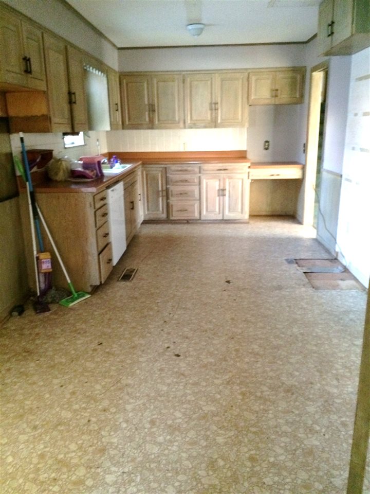 303 E C Ave, Waurika, OK 73573