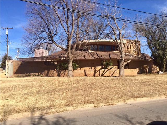 1601 W Modelle AveClinton, OK, 73601Custer County