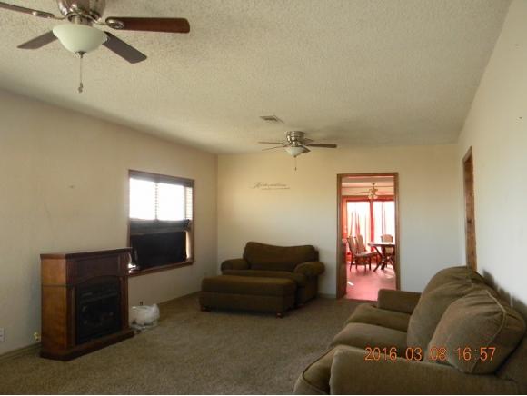 118 N Symcox, Cordell, OK 73632