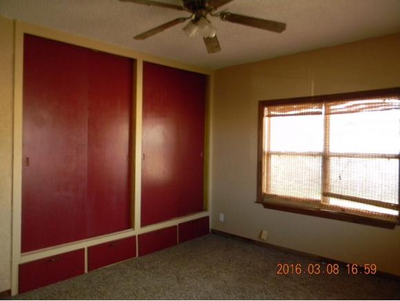 118 N Symcox, Cordell, OK 73632