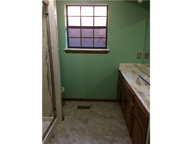 1009 N Peace AveElk City, OK, 73644Beckham County