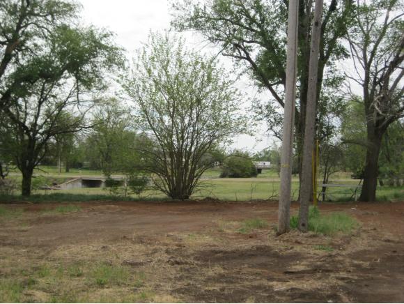 220 E A, Elk City, OK 73644