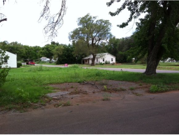1206 W 1st, Elk City, OK 73644