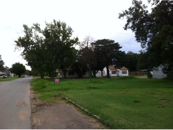 1206 W 1st, Elk City, OK 73644
