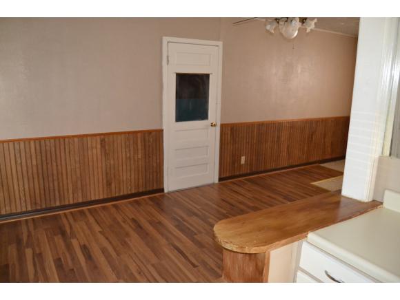 102Blackburn, Elk City, OK 73644