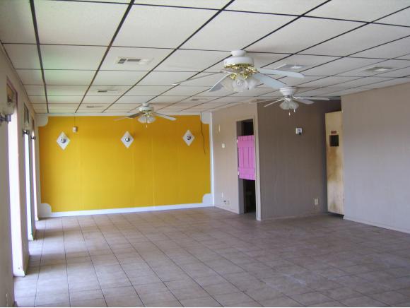 1218Colorado, Elk City, OK 73644