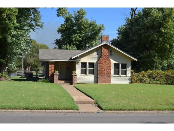 1323 W 2nd, Elk City, OK 73644
