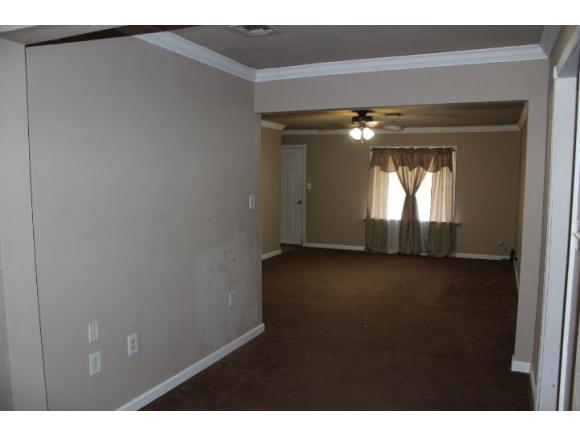 1011 W Ave A, Elk City, OK 73644