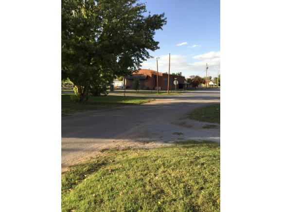306 S Cedar, Erick, OK 73645