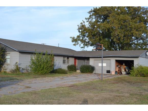 928 S Broadway, Hobart, OK 73651