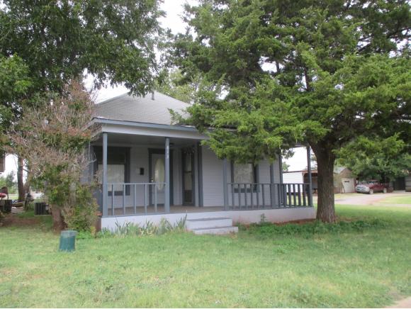 813 N 4th, Sayre, OK 73662
