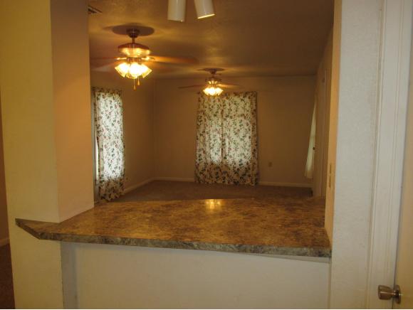 813 N 4th, Sayre, OK 73662