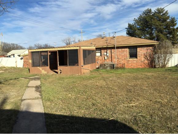 421 N 1, Sayre, OK 73662