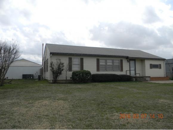 908 E North Boundary, Sentinel, OK 73664