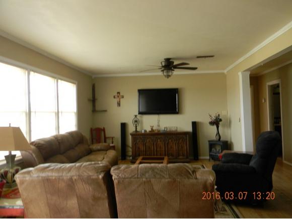 908 E North Boundary, Sentinel, OK 73664