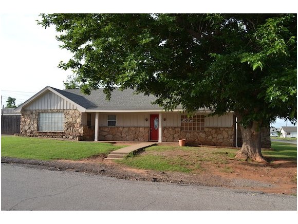 500 E Whitmer, Sentinel, OK 73664