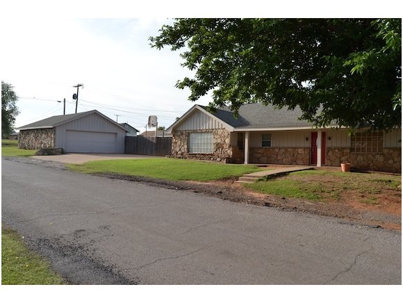 500 E Whitmer, Sentinel, OK 73664
