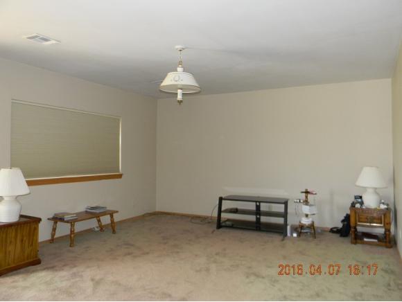 1017 E Grant, Sentinel, OK 73664