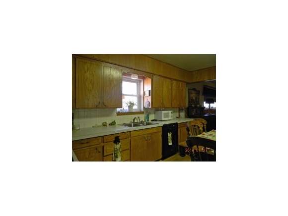 1017 E Grant, Sentinel, OK 73664
