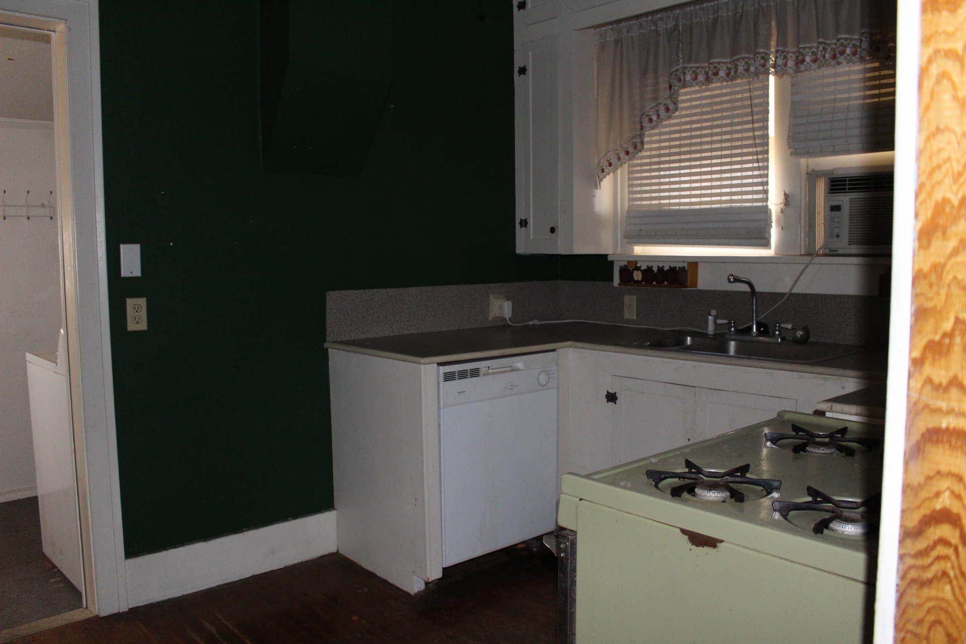 1806 W Oklahoma Avenue, Enid, OK 73703