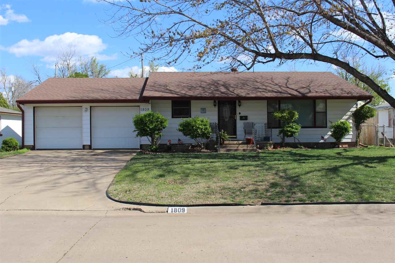 1809 Meadowbrook Dr, Enid, OK 73703