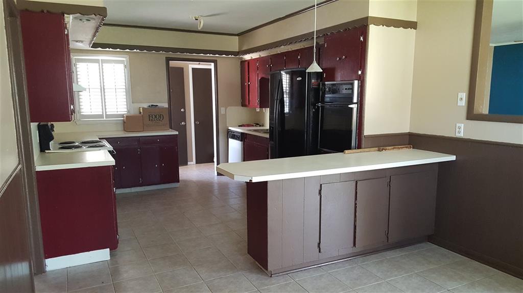 1734 W Thompson, Enid, OK 73703